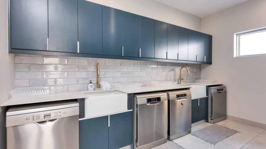 5 Bedroom Property for Sale in Agulhas Western Cape